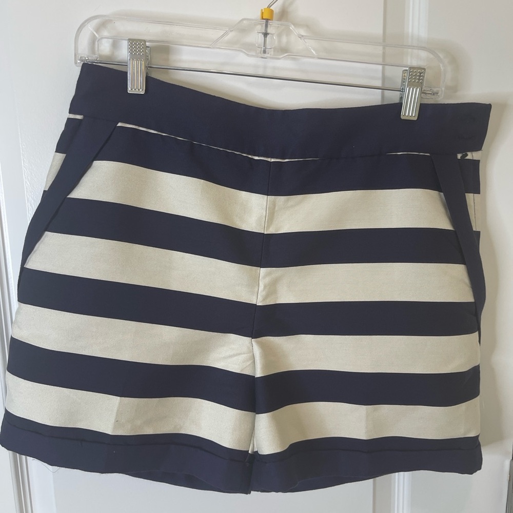 H&M Dressy Navy and Cream Striped Women's Shorts - Size 10